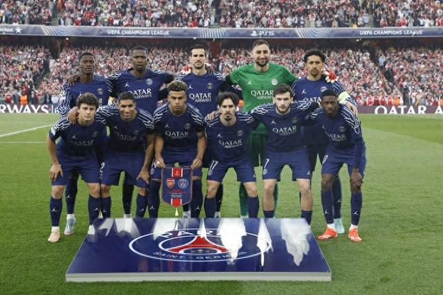 汉堡球队再次获胜，喜迎胜利加冕