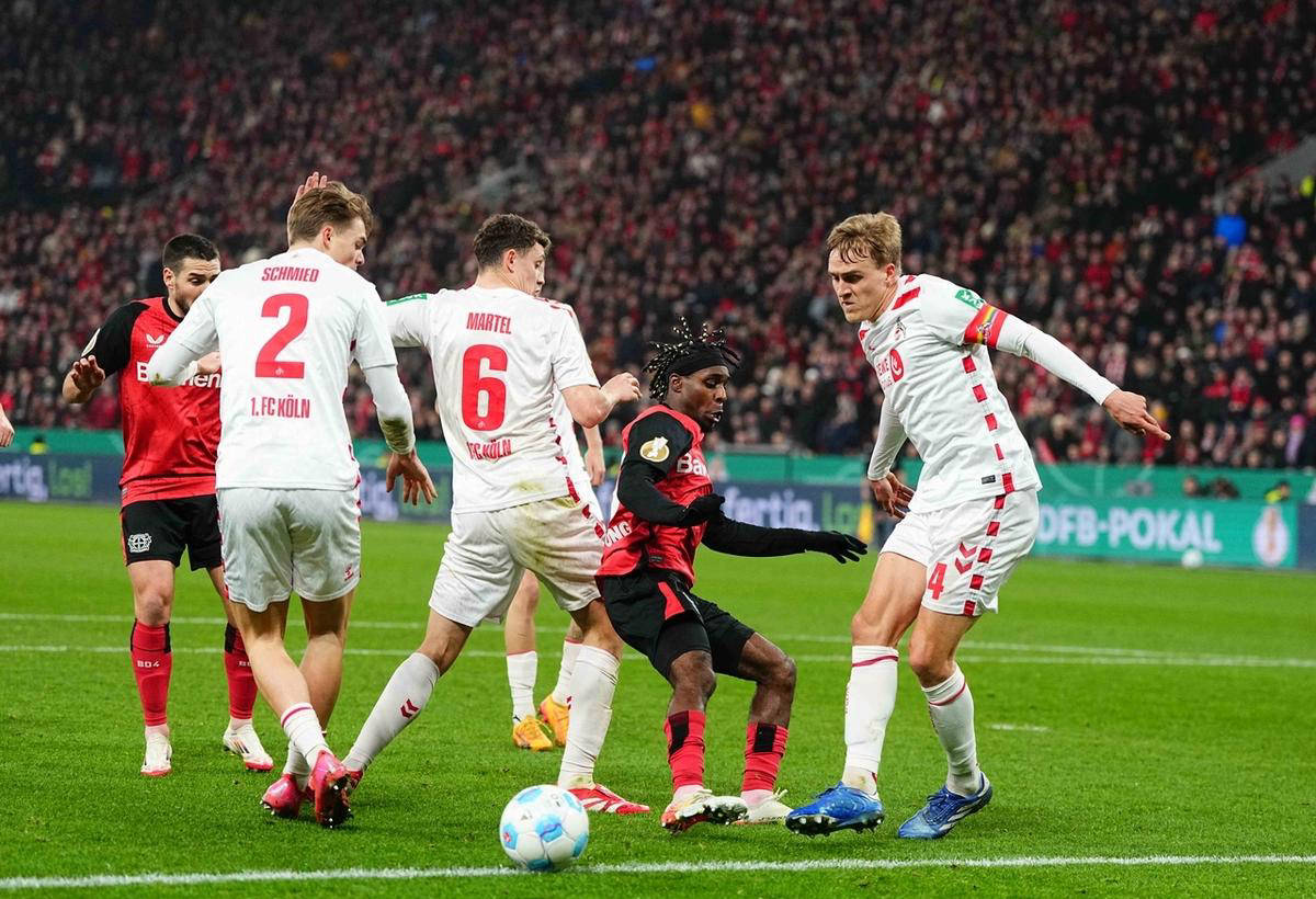 包含纽伦堡球队合作默契，互相帮助取胜的词条