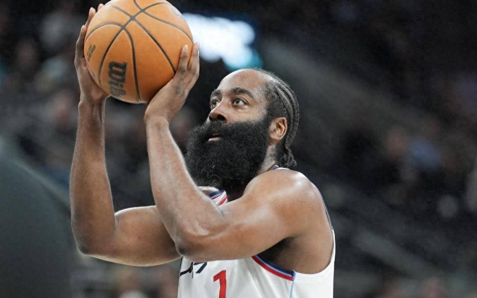 哈登险胜步行者,连续三场30+关键表现点燃全场!